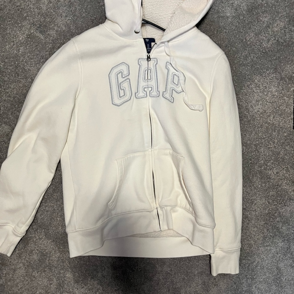 White fluffy gap zip up